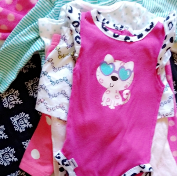 A lot of babygirl summer/spring clothes - Picture 1 of 8